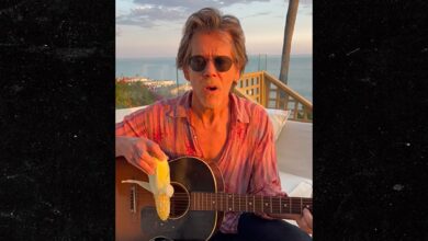 Kevin Bacon Does Acoustic Rendition of Viral ‘It’s Corn’ TikTok Song